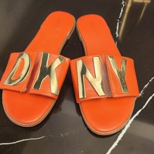 DKNY SANDALS